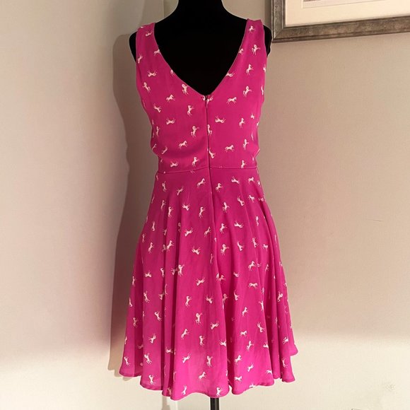 Everly fuschia pink white sleeveless dress, horses print, size M - Picture 2 of 8